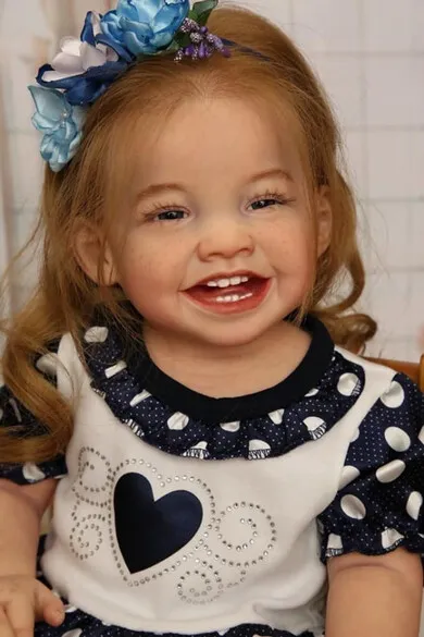 rosto humano, pessoa, roupas, roupas de bebê e criança pequena, criança, interior, sorriso, segurança do bebê, parede, bebê, menina, criança